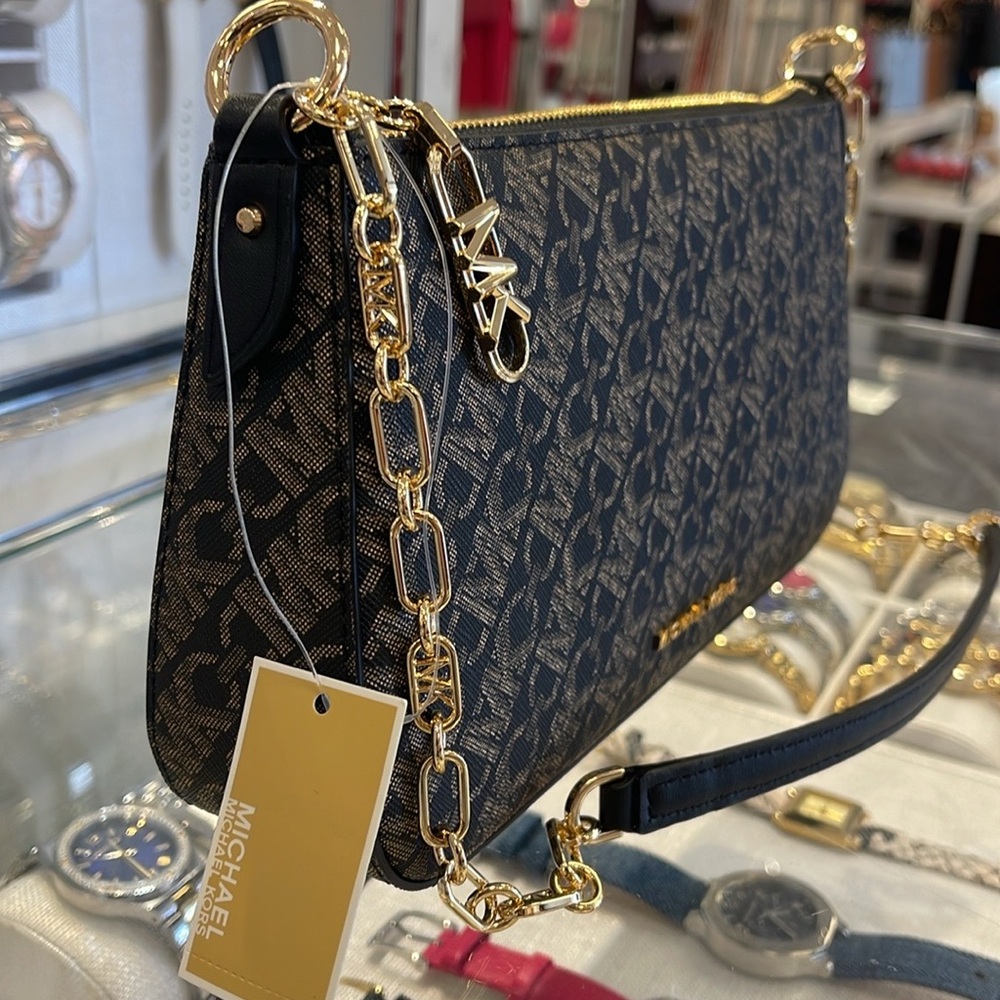 MICHAEL KORS EMPIRE MEDIUM METALLIC CHAIN-LINK POCHETTE
Black/Pale Gold 
NWT - Picture 10 of 16